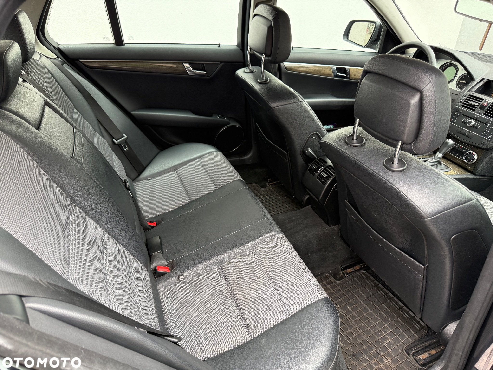 Mercedes-Benz Klasa C 220 T CDI DPF Automatik Avantgarde - 13