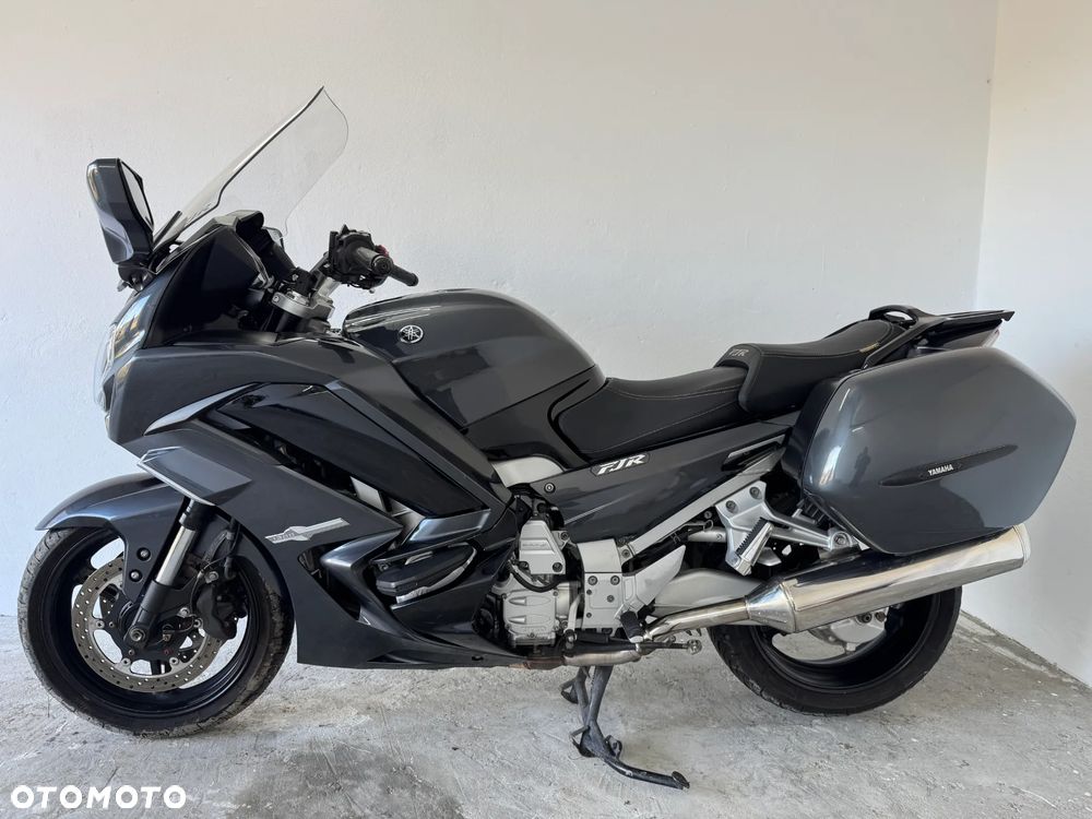 Yamaha FJR - 8