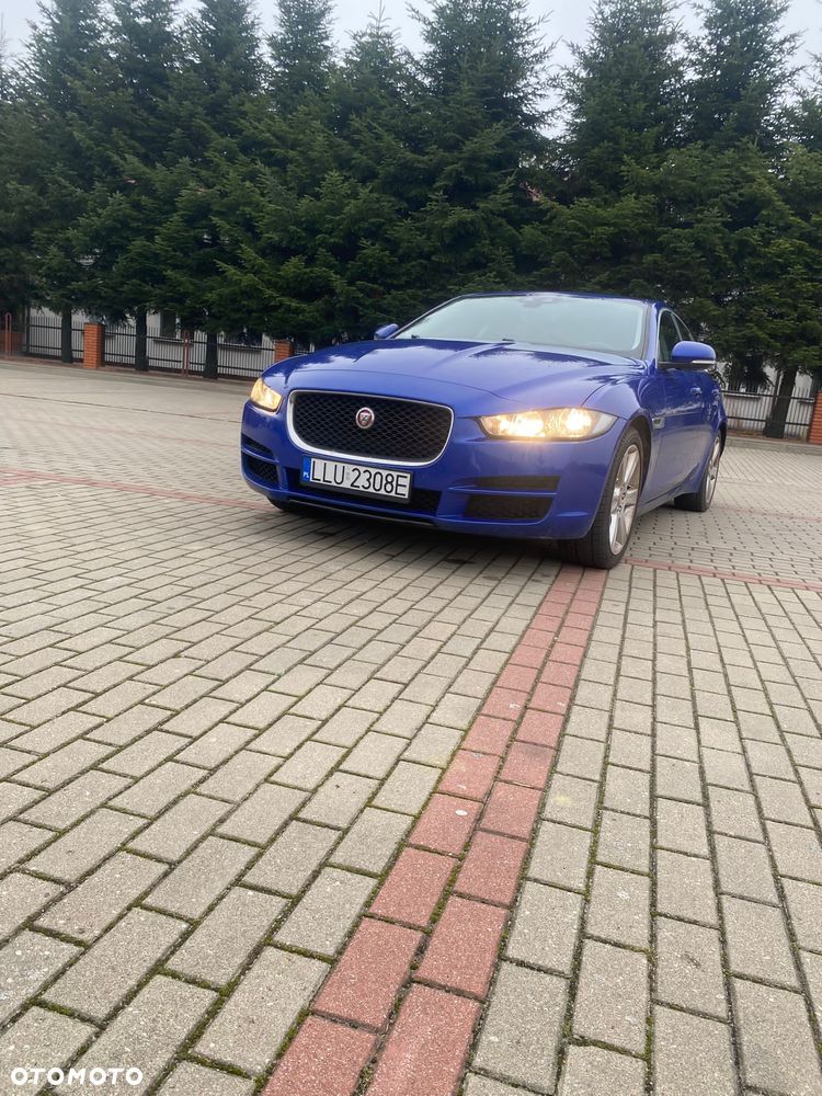 Jaguar XE 25t Prestige - 2