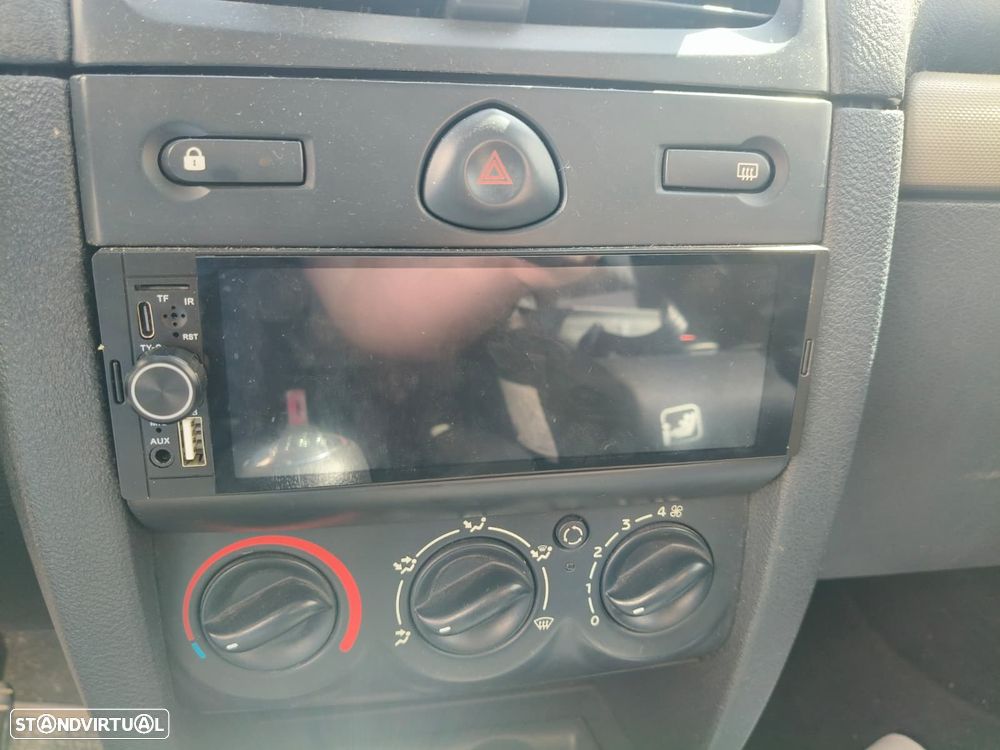 Renault Clio 1.5 dCi Confort Authentique - 10