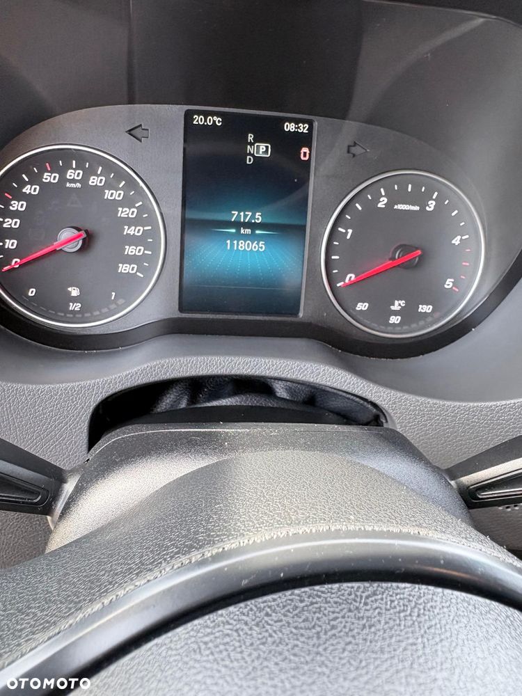 Mercedes-Benz Sprinter - 12