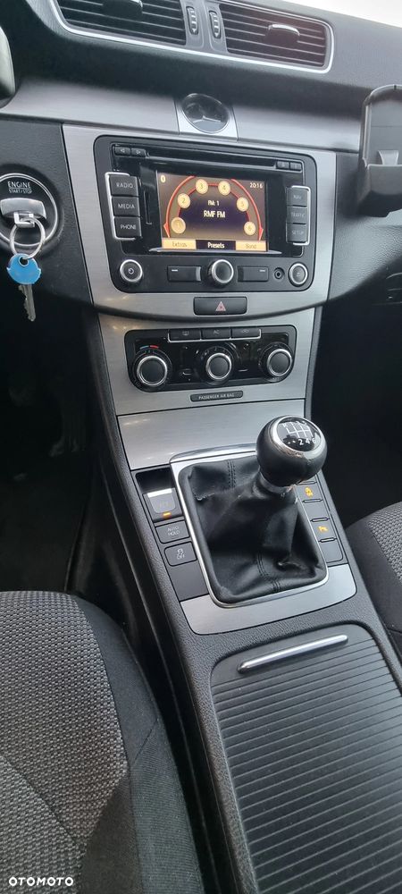 Volkswagen Passat 1.6 TDI Comfortline - 18