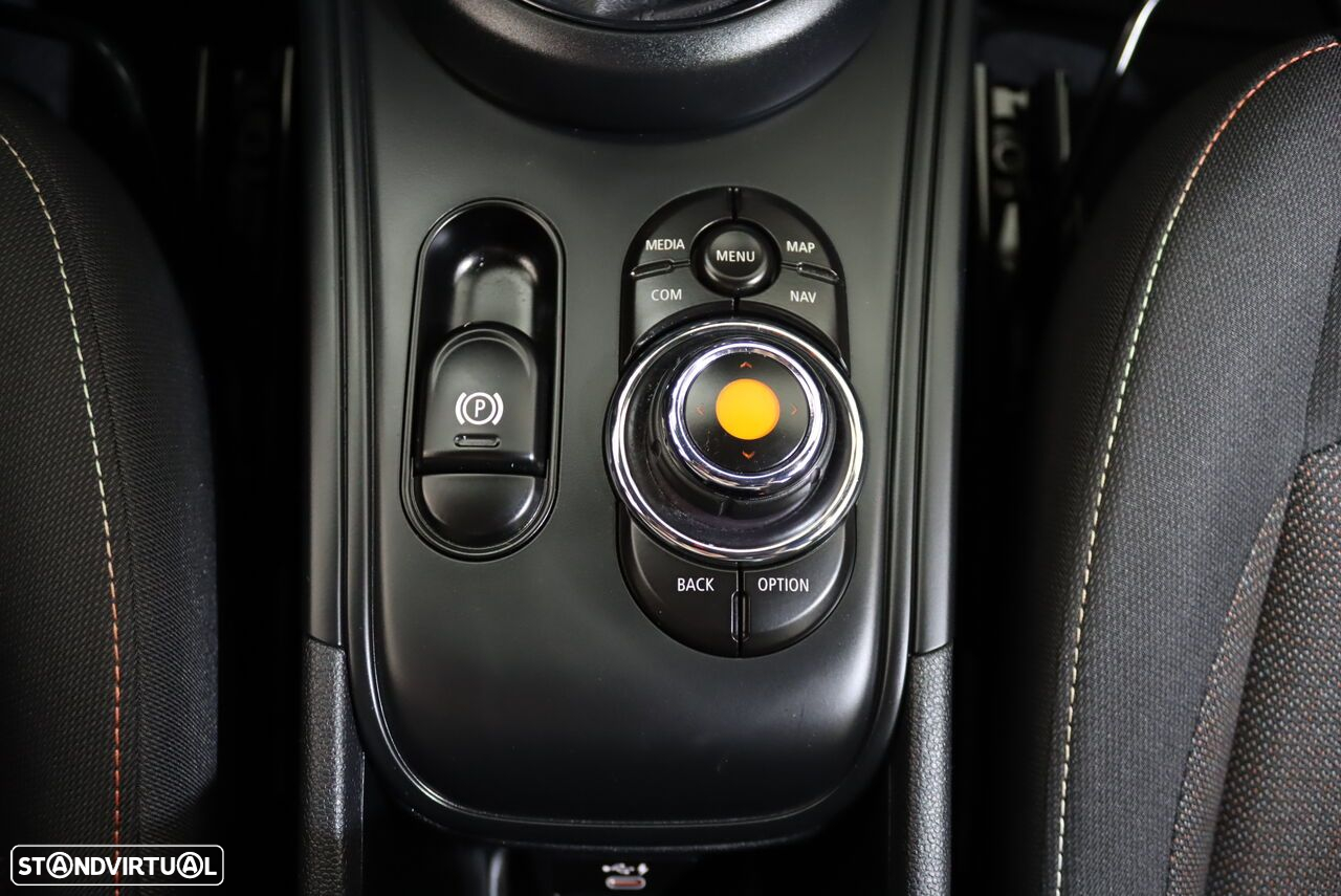 MINI Countryman Cooper SE ALL4 Auto - 29