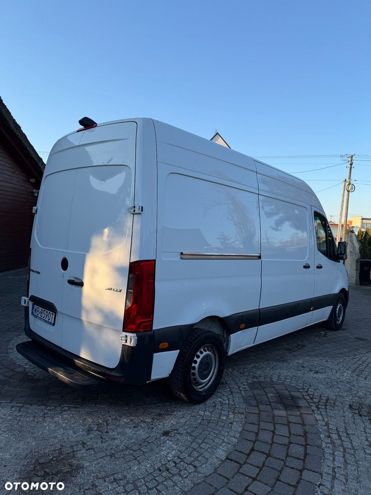 Mercedes-Benz Sprinter - 4