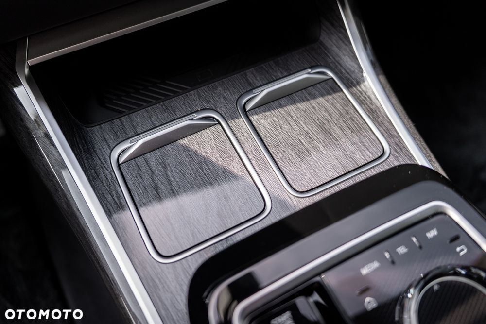 BMW Seria 7 740d xDrive mHEV Nero Lusso Edition sport - 27