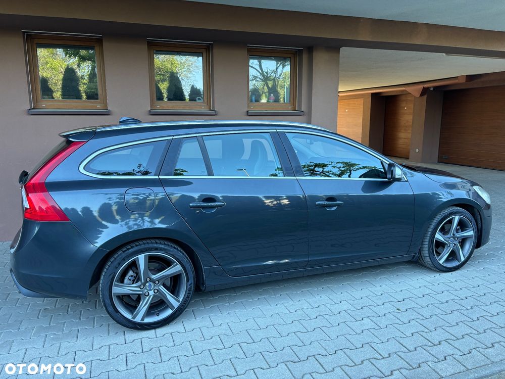 Volvo V60 D3 Geartronic R-Design - 9