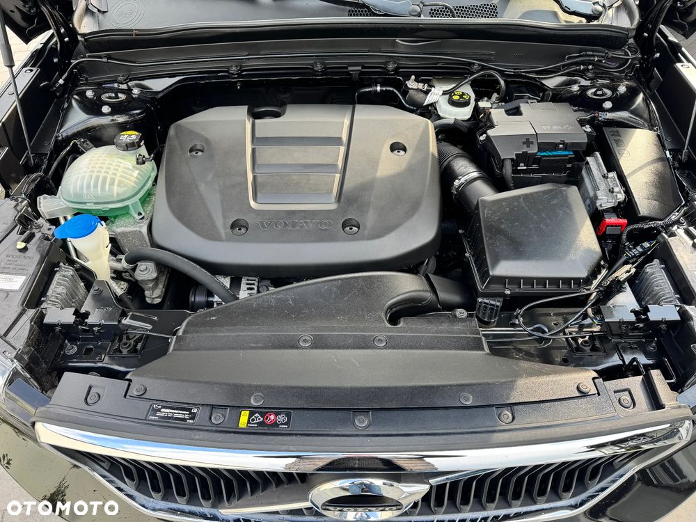 Volvo XC 40 T3 Momentum - 24