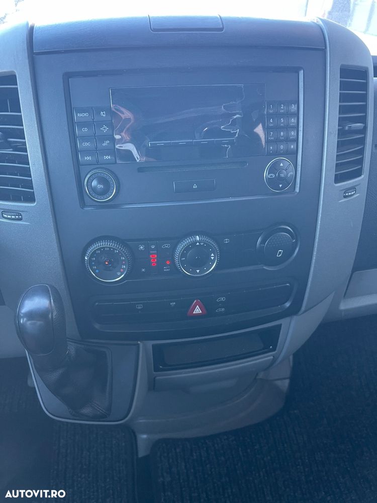 Mercedes-Benz Sprinter - 13