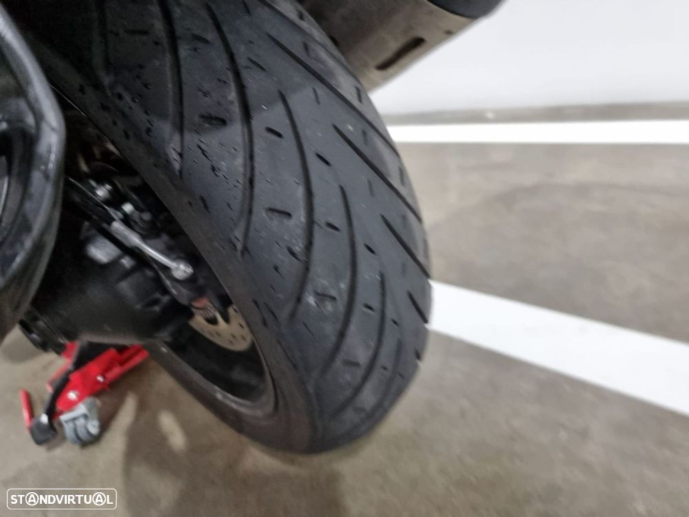 BMW K 1600 GT 1600 GT  Light-white/racing-blue met/racing-red - 14