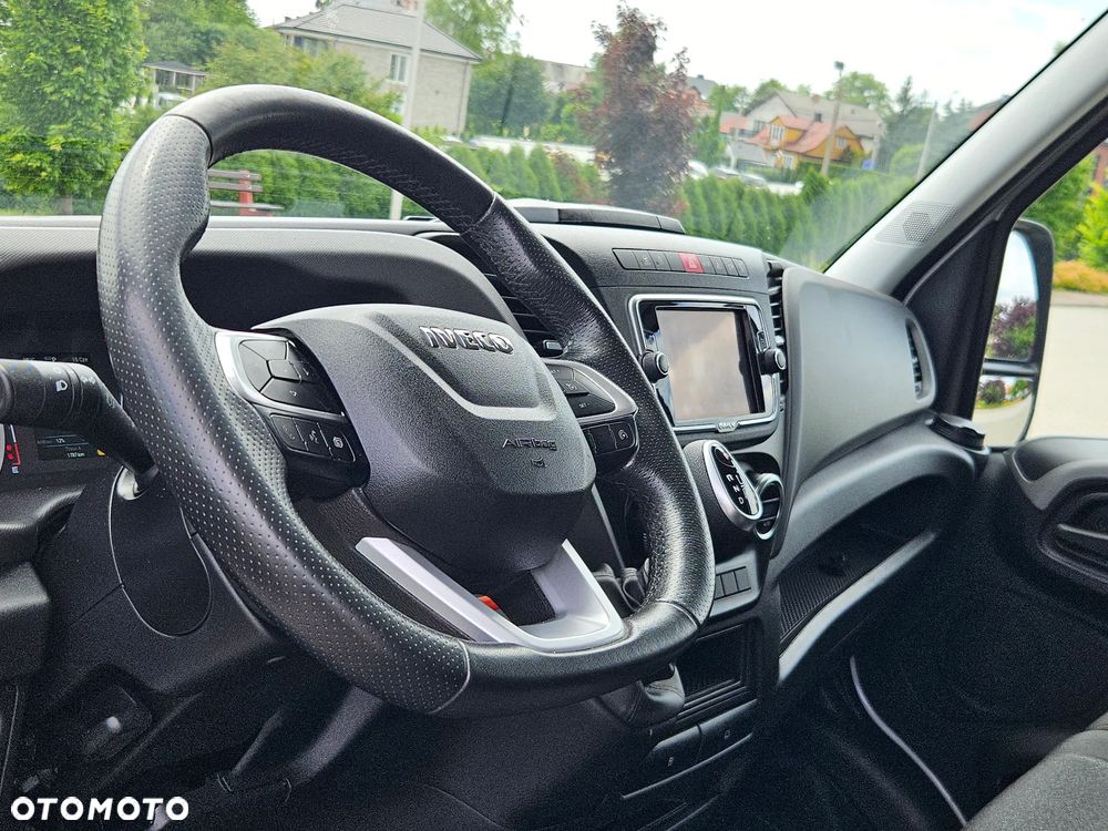 Iveco Daily 35-210, Hi-Matic Kontener plus winda 750 kg. - 25