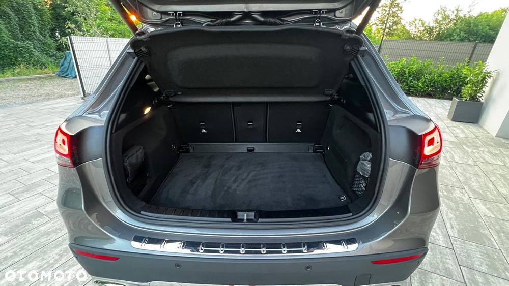 Mercedes-Benz GLA 200 - 25