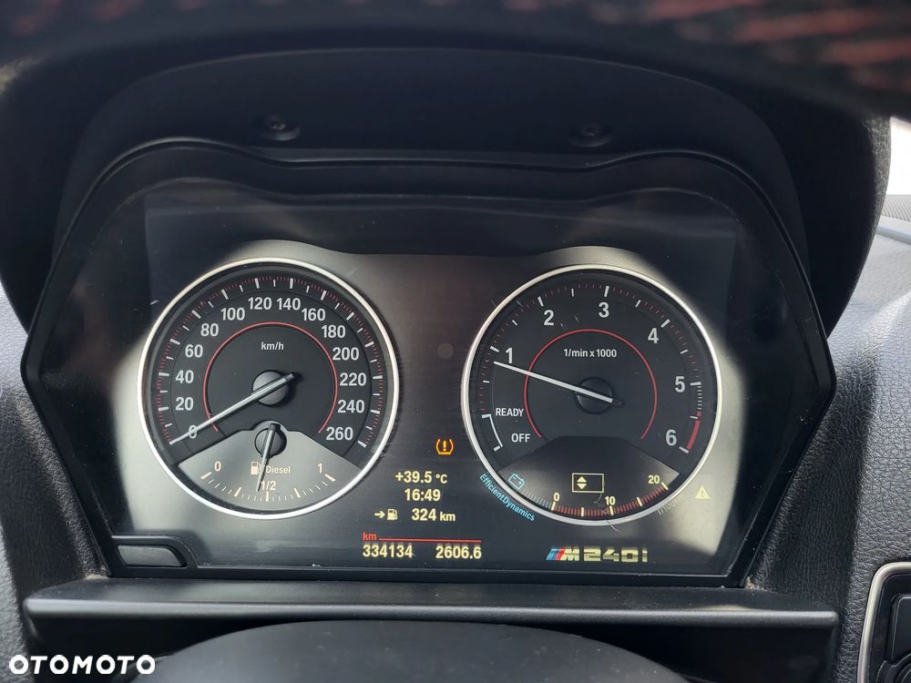 BMW Seria 2 220d - 8