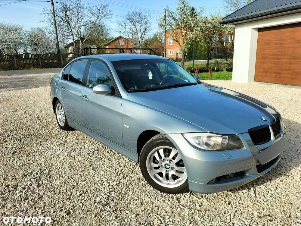 BMW Seria 3 320i - 1