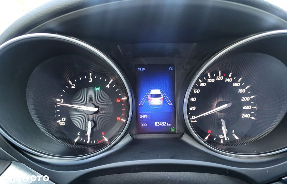 Toyota Avensis Touring Sports 2.0 D-4D Team Deutschland - 10