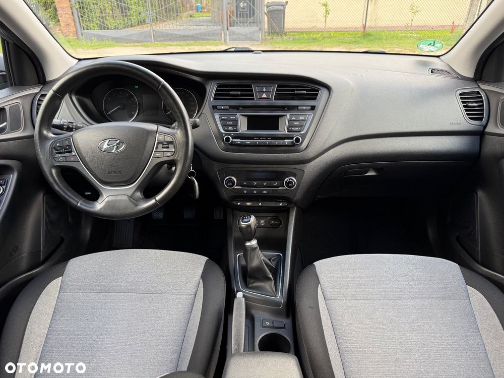 Hyundai i20 1.2 Trend - 11