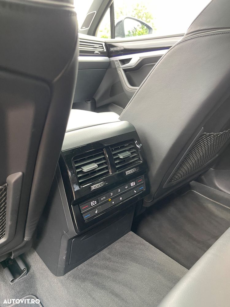 Volkswagen Touareg V6 TDI R-Style - 35