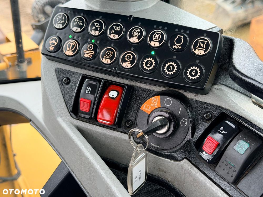 Caterpillar 930m - 16