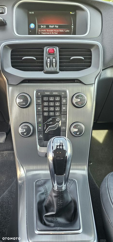 Volvo V40 - 18
