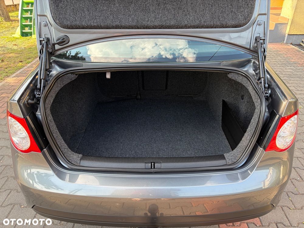 Volkswagen Jetta 1.6 Comfortline - 27