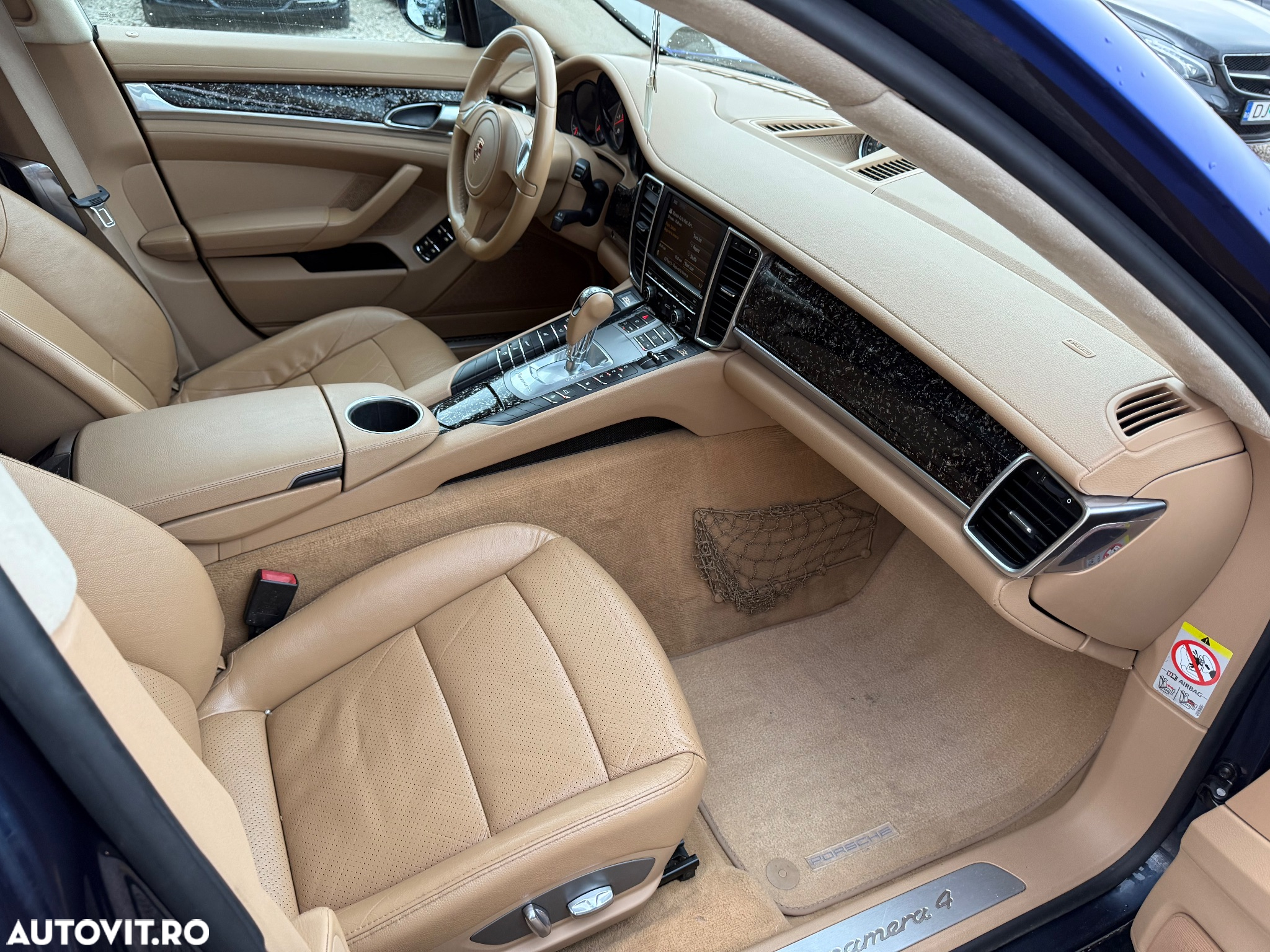 Porsche Panamera 4 PDK Platinum Edition - 26
