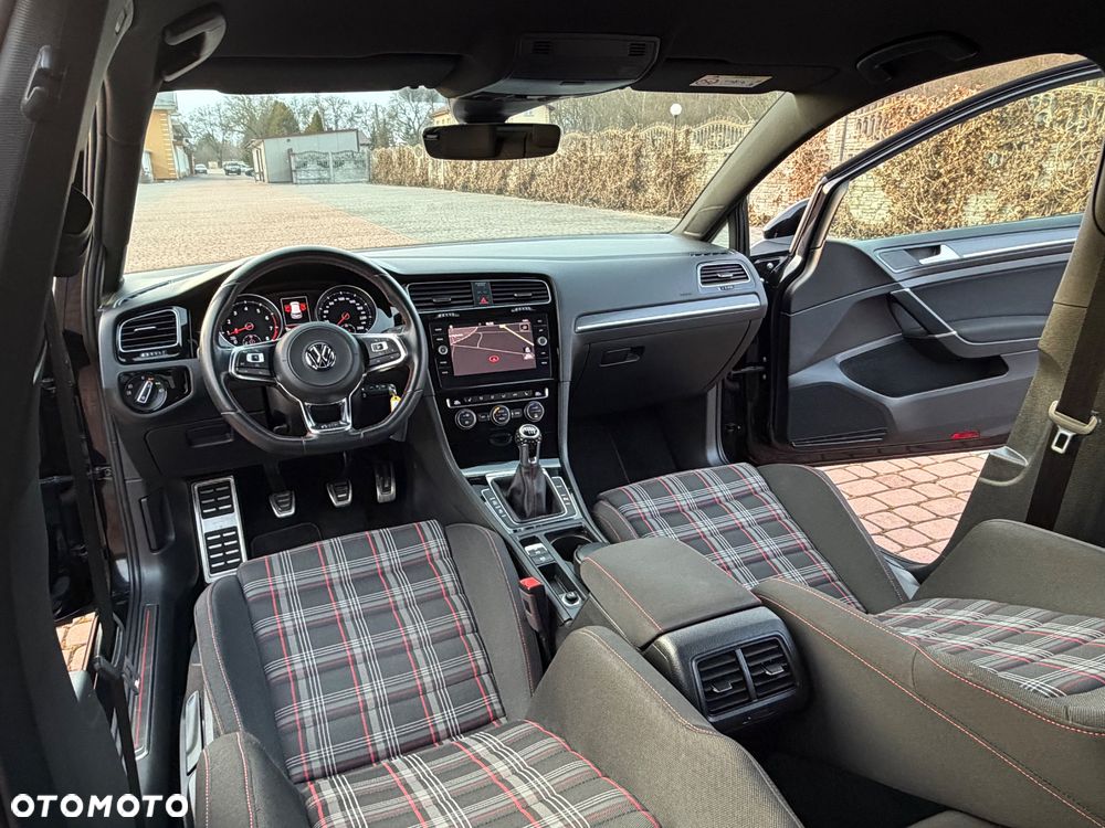 Volkswagen Golf 2.0 TSI BMT GTI Performance - 26