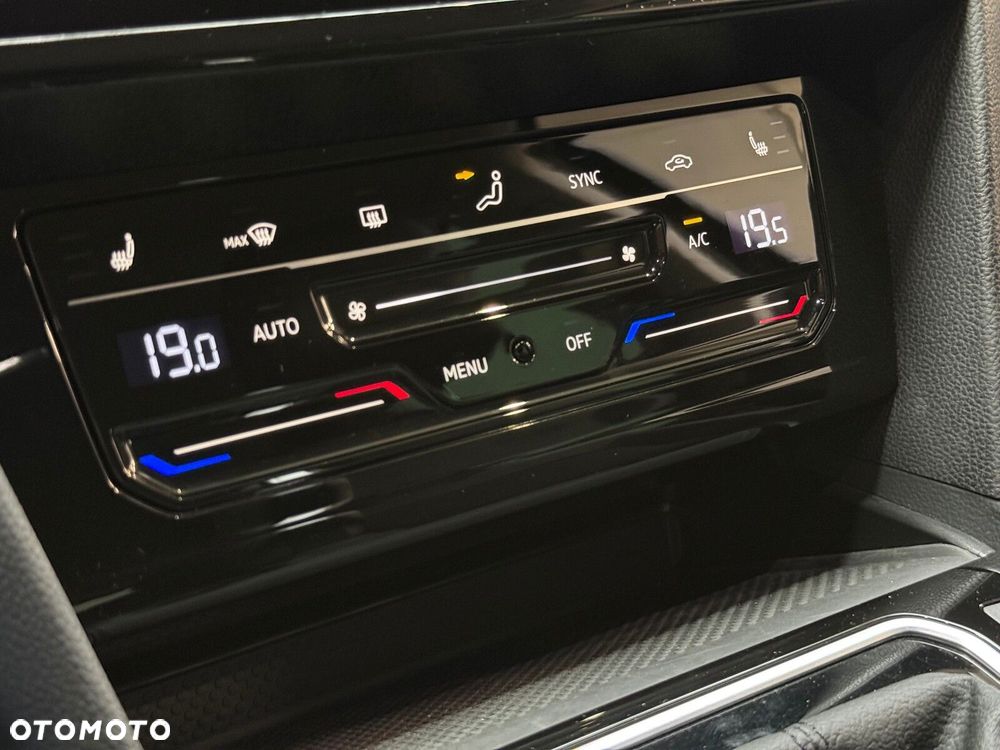 Volkswagen Passat Variant 1.5 TSI EVO Elegance DSG - 33