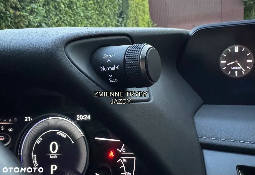 Lexus UX - 19
