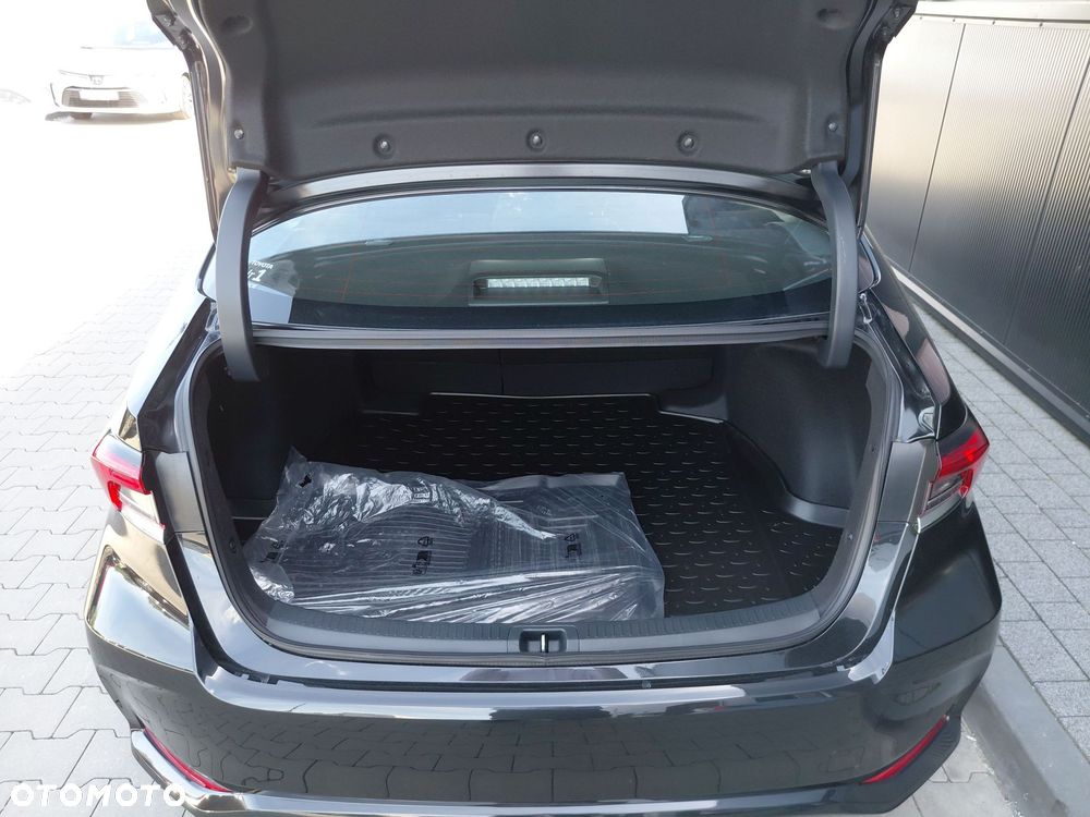 Toyota Corolla 1.8 Hybrid Comfort - 13