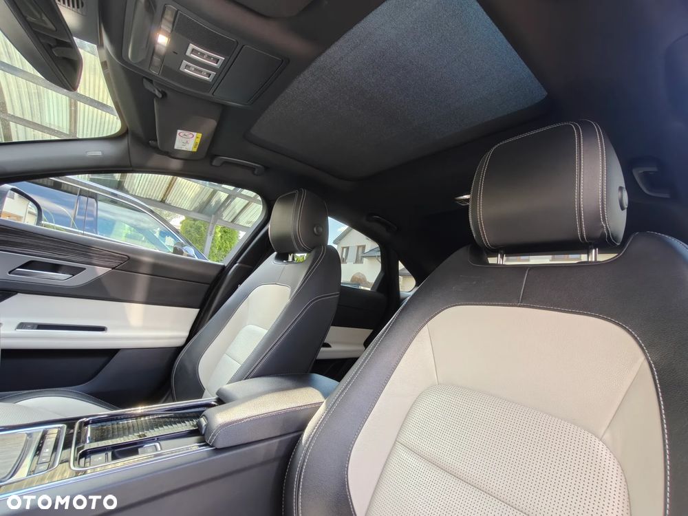 Jaguar XF 2.0 i4D R-Sport - 29