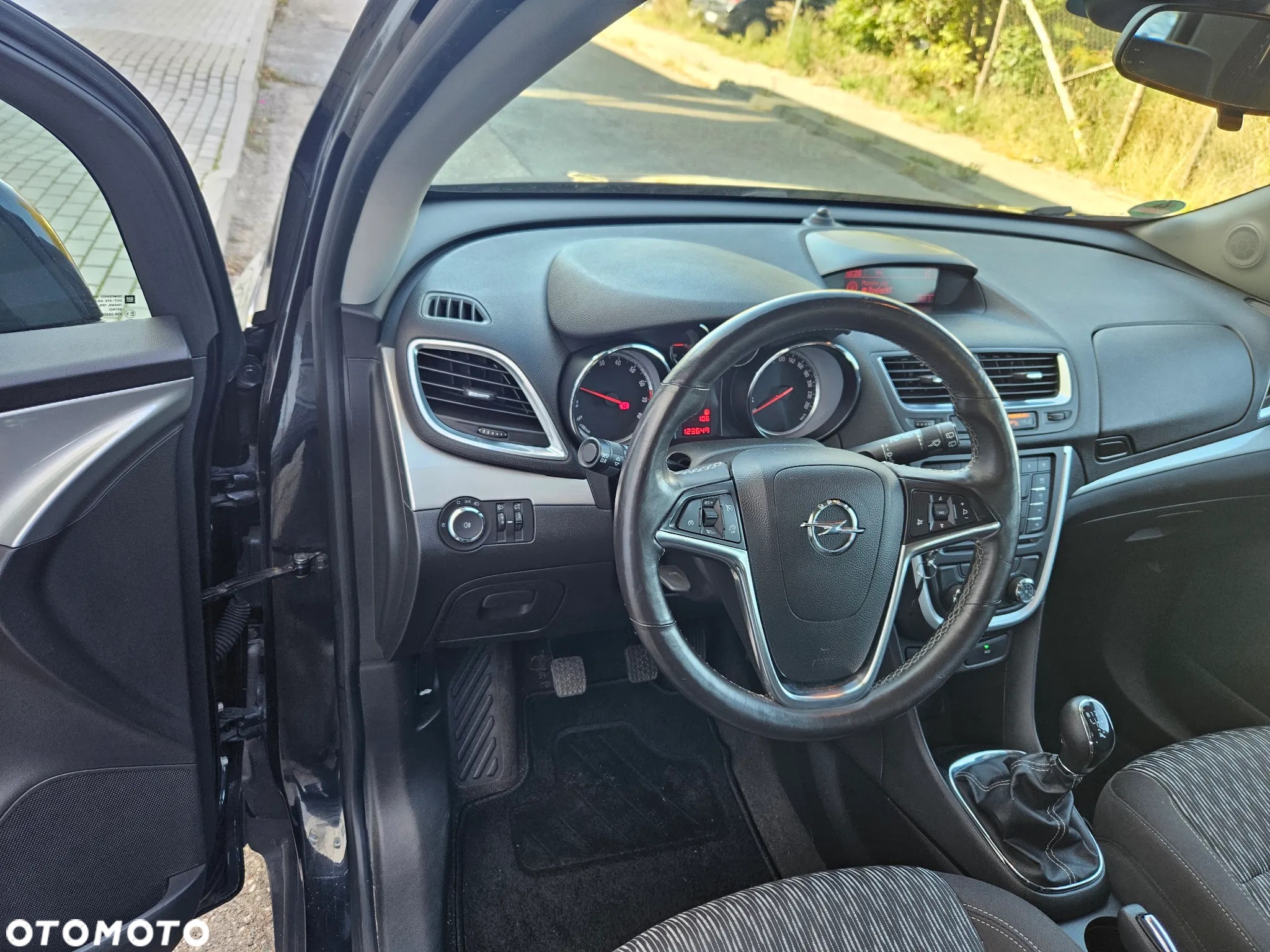 Opel Mokka 1.6 Essentia S&S - 11