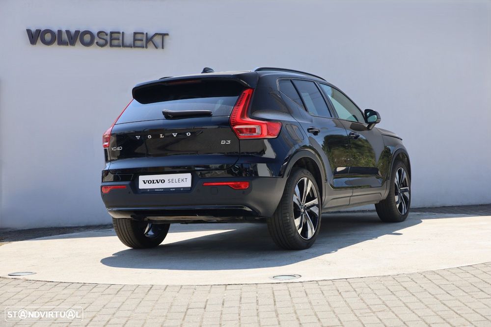 Volvo XC 40 2.0 B3 Plus Dark - 34