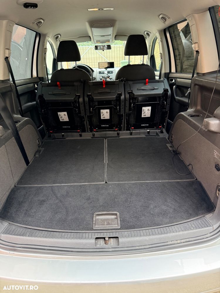 Volkswagen Touran 1.6 TDI DSG Trendline - 18