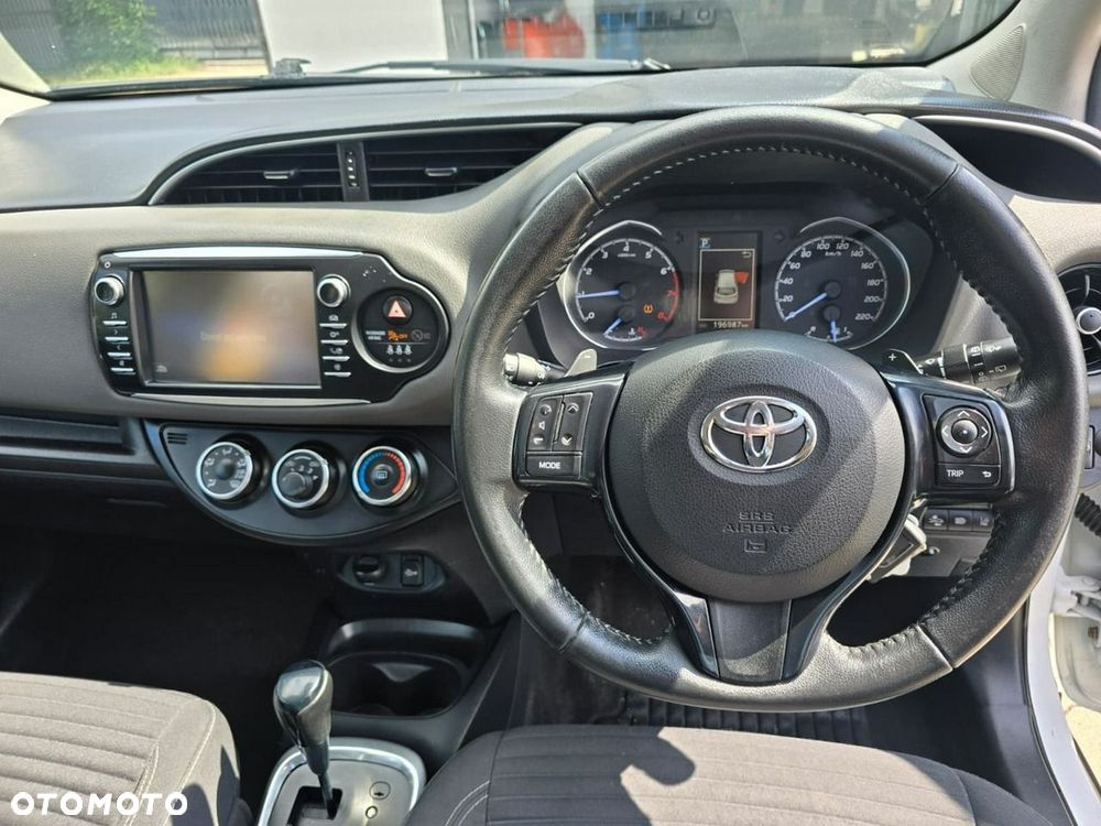 Toyota Yaris - 7