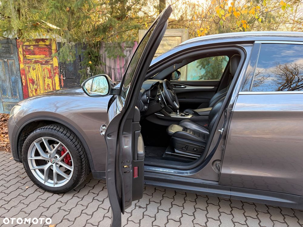 Alfa Romeo Stelvio - 4