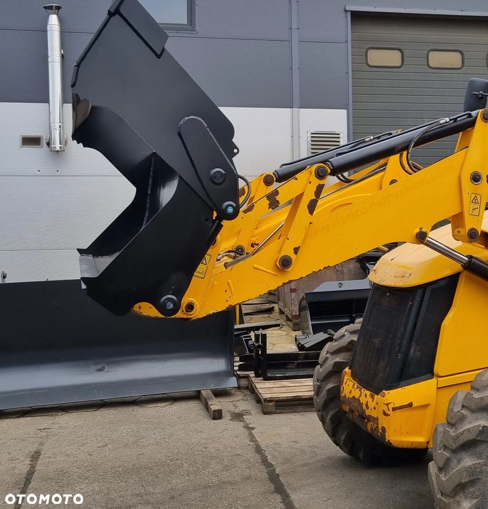 JCB - 7