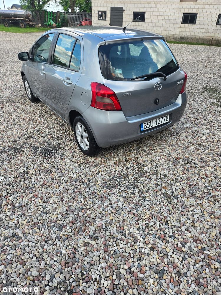 Toyota Yaris 1.3 Sol - 4