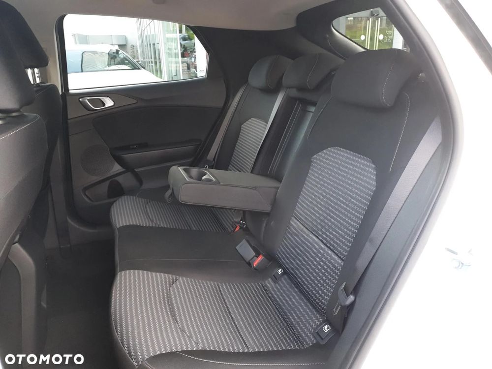 Kia XCeed 1.6 T-GDI M DCT - 11