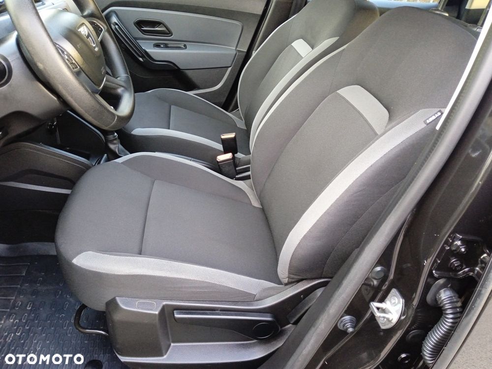 Dacia Duster 1.6 SCe Laureate S&S - 8