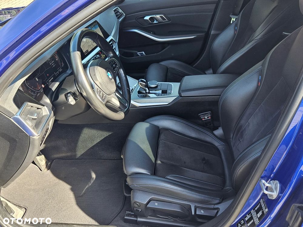 BMW Seria 3 320d xDrive M Sport - 11