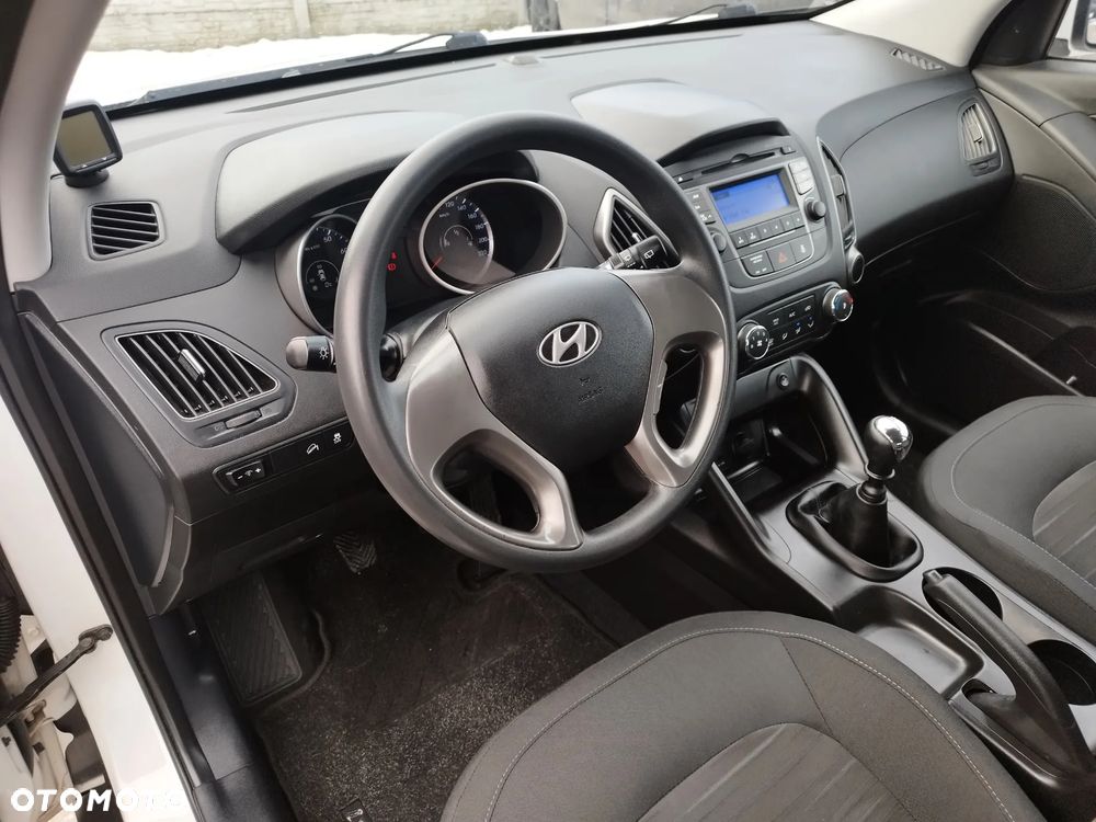 Hyundai ix35 1.6 2WD Fifa World Cup Edition - 12