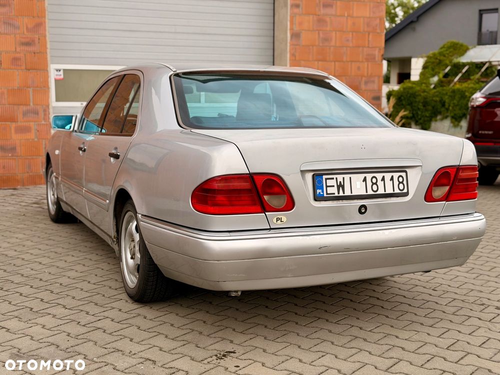 Mercedes-Benz Klasa E 250 D Avantgarde - 5