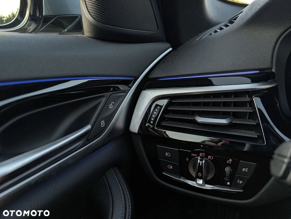 BMW Seria 5 520d Sport Line - 11
