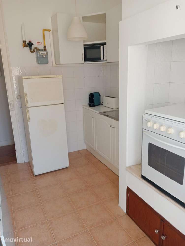 Quarto - localizado em Alameda Lisbon - Grande imagem: 3/13