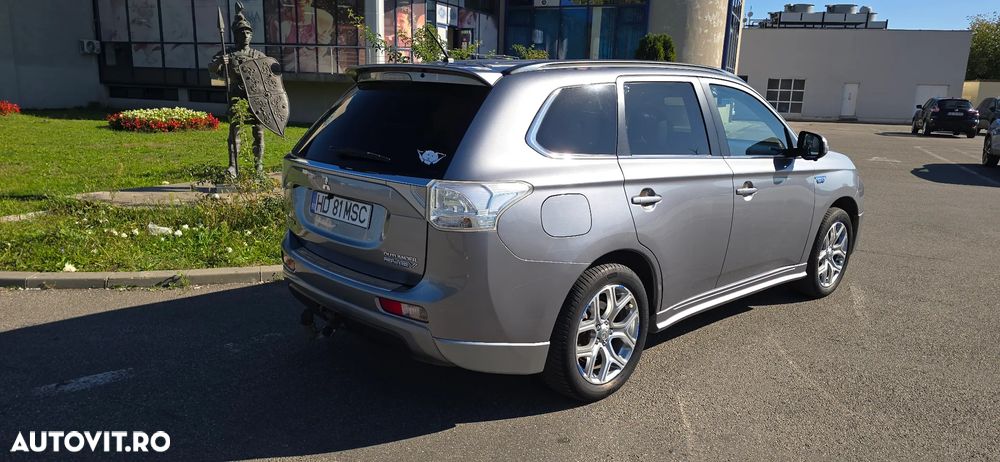 Mitsubishi Outlander - 36