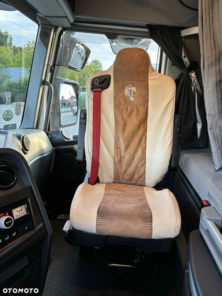 Renault Gama T 480 Low Deck - 11