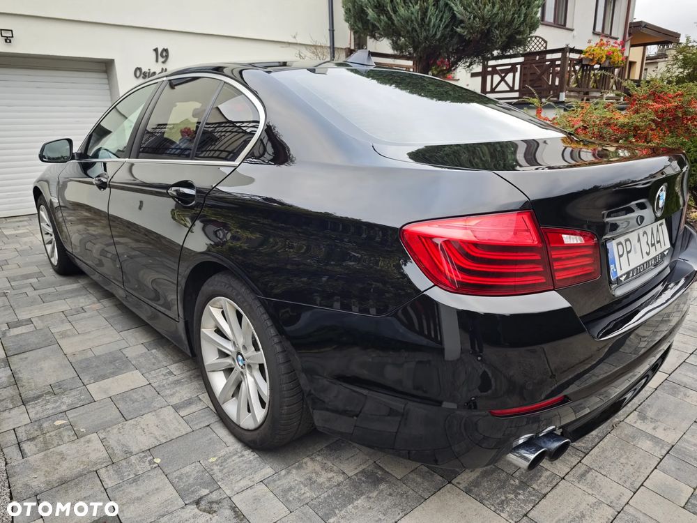 BMW Seria 5 520d xDrive - 11