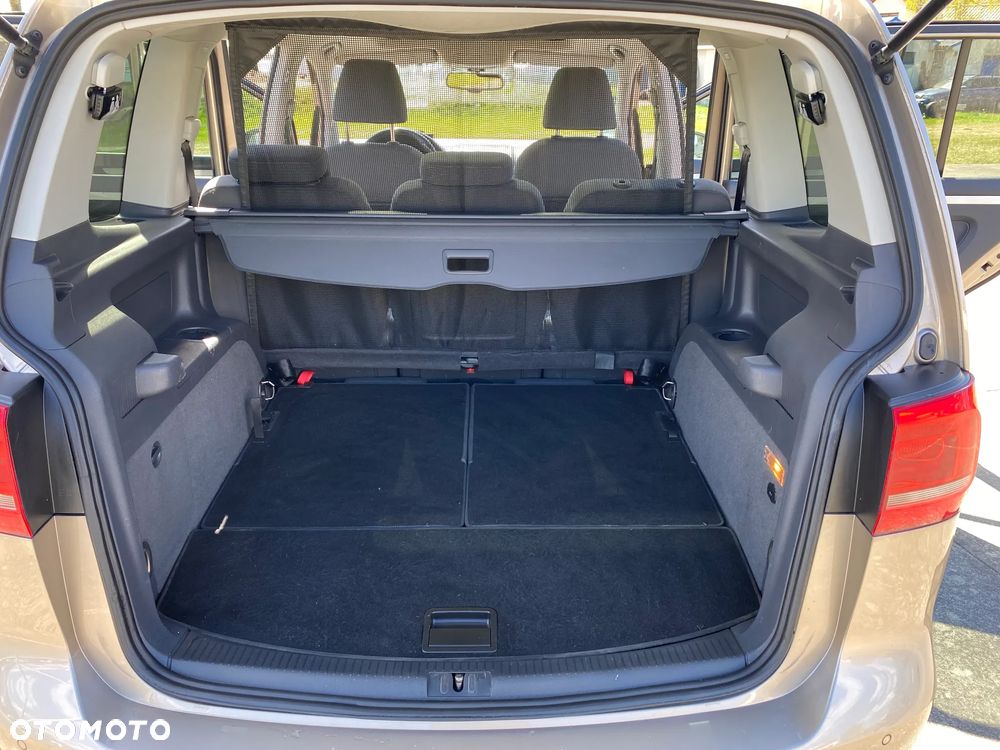 Volkswagen Touran 1.4 TSI STYLE - 11