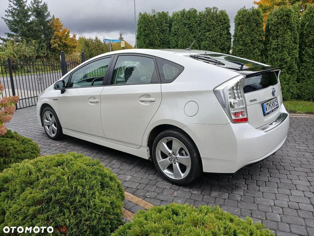 Toyota Prius (Hybrid) Executive - 20
