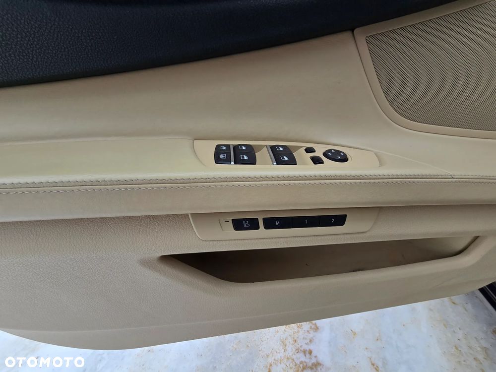BMW Seria 7 750d xDrive Blue Performance Edition Exclusive - 37