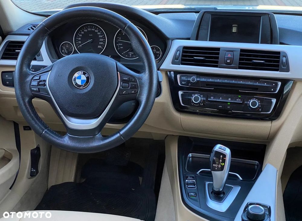 BMW Seria 3 320i Advantage - 17